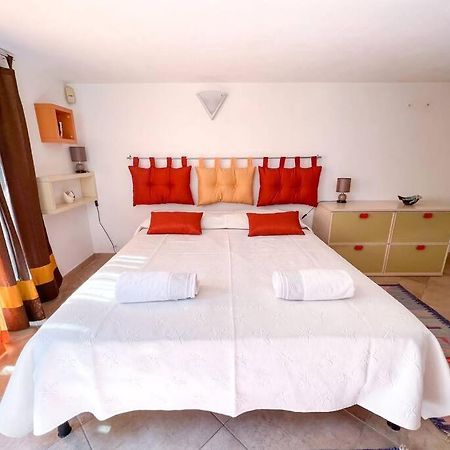 Villa Hibryd: In Centro, A Due Passi Dal Mare Oristano Exterior foto